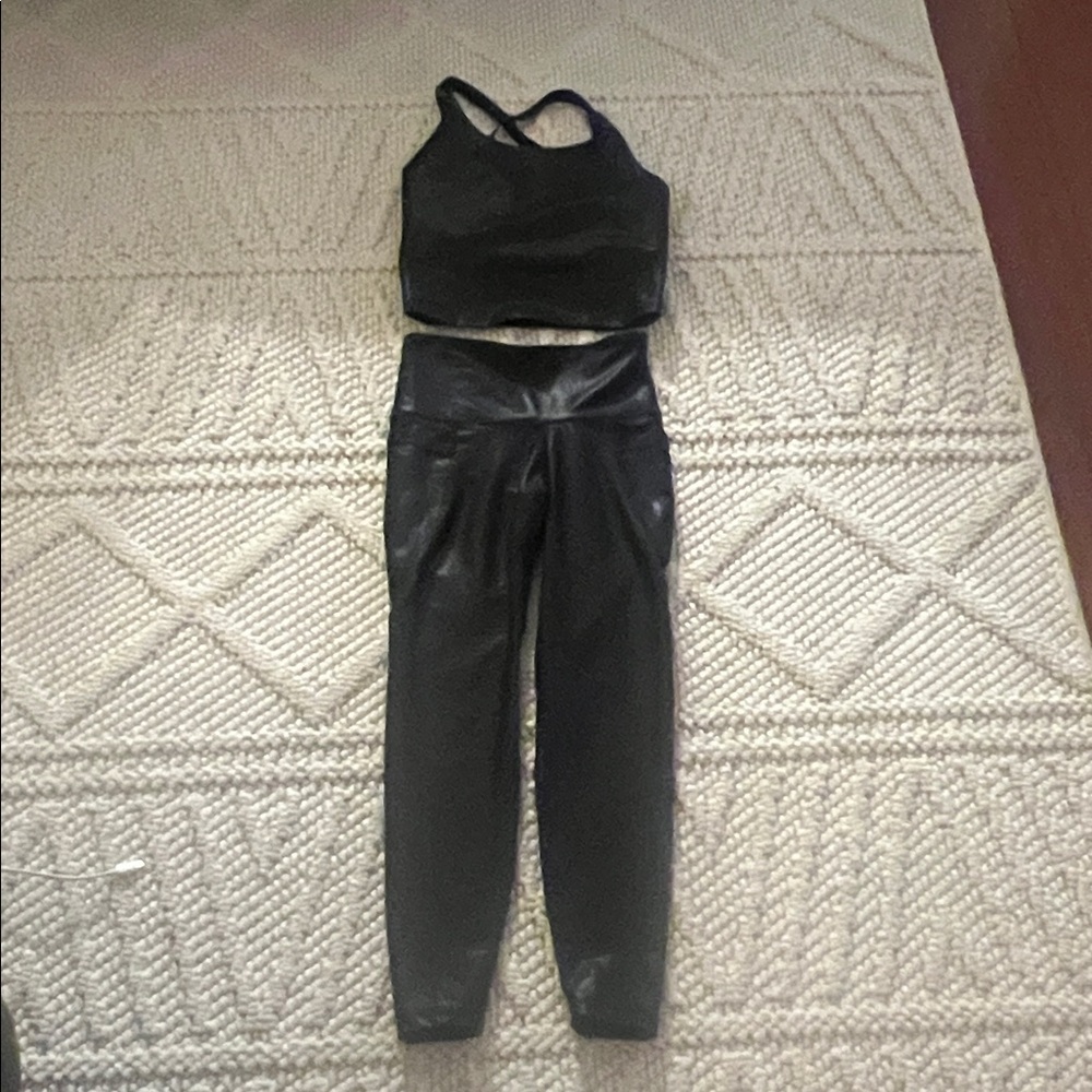 Old Navy Active Black Powersoft Top size s and leggings size xs